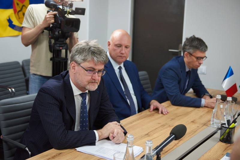 Підтримувати всебічно Харків та всю Україну готові французи: Новини Харкова